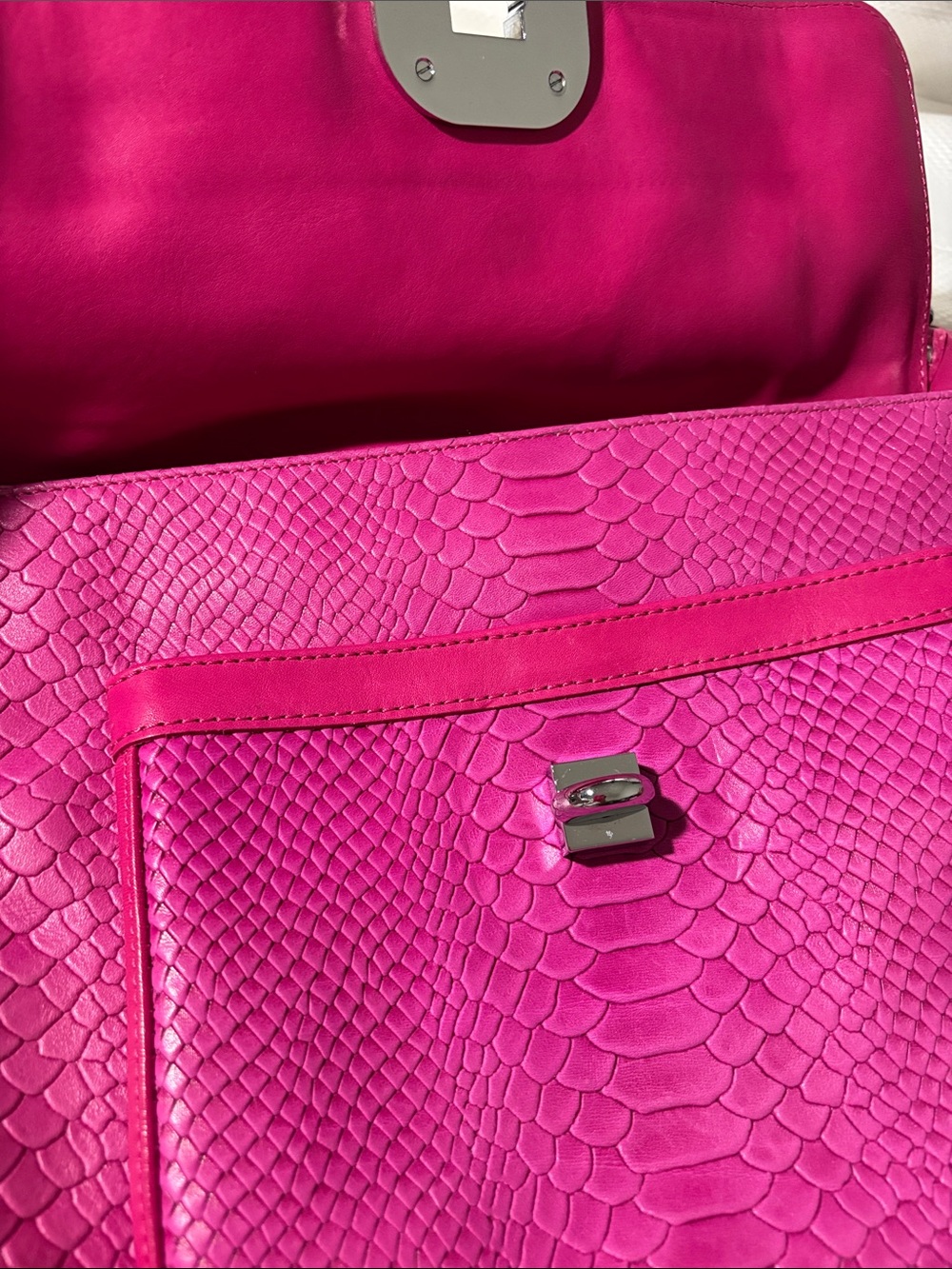 Longchamp Bright Pink Women's Shoulder Bag - Picture 4 of 9